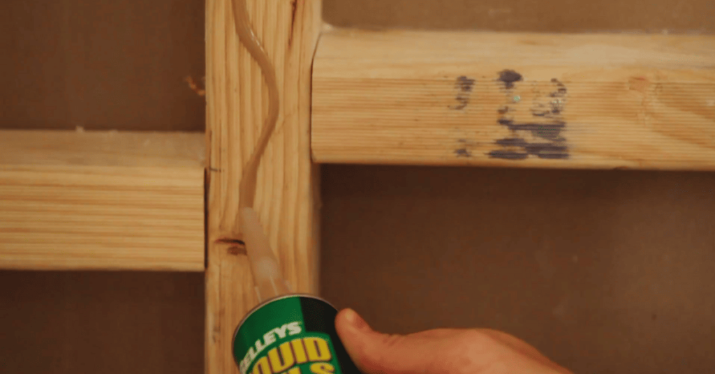Applying Adhesive to Install Wall Panels With Adhesive