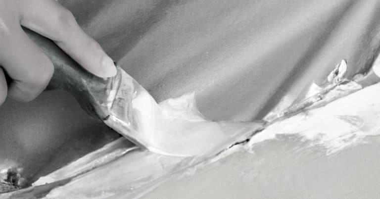 4 Best Glue For Fiberglass (Adhesive Guide)