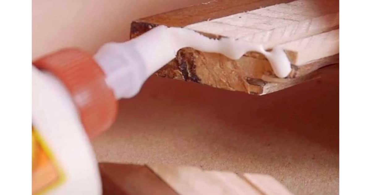 Wood Glue Vs. Super Glue Sticky Aide